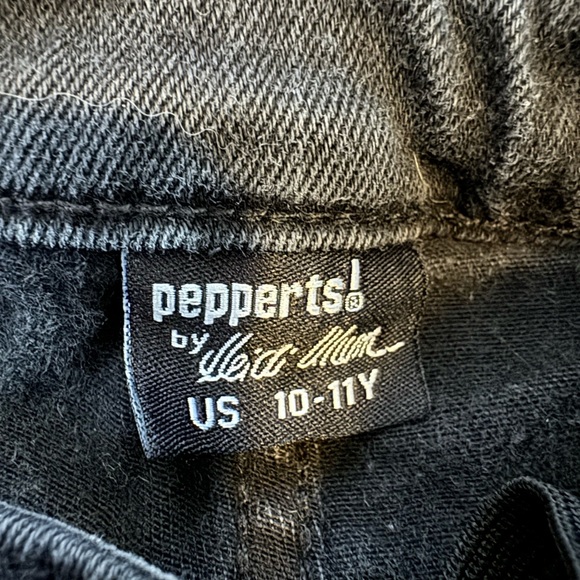 Girls black shorts - Picture 4 of 4